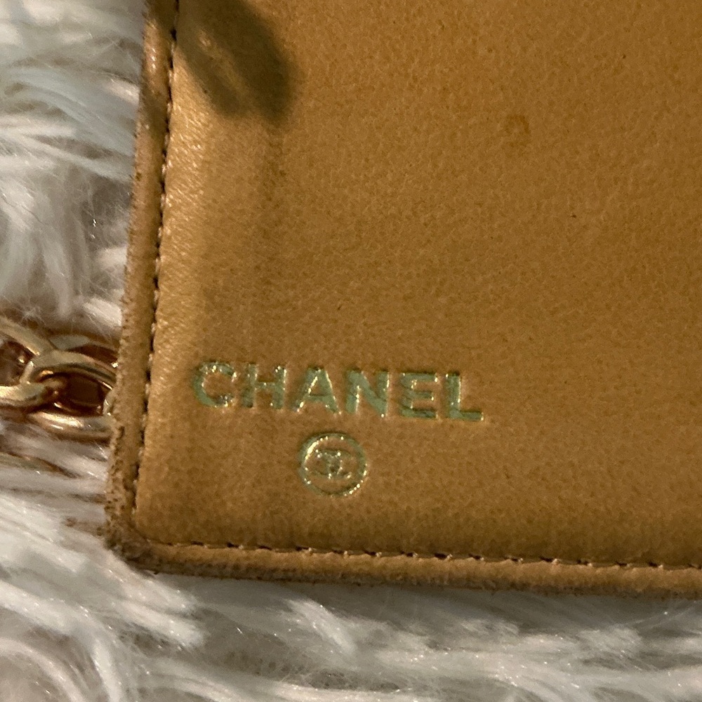 CHANEL Tan Leather Wallet - Picture 2 of 13